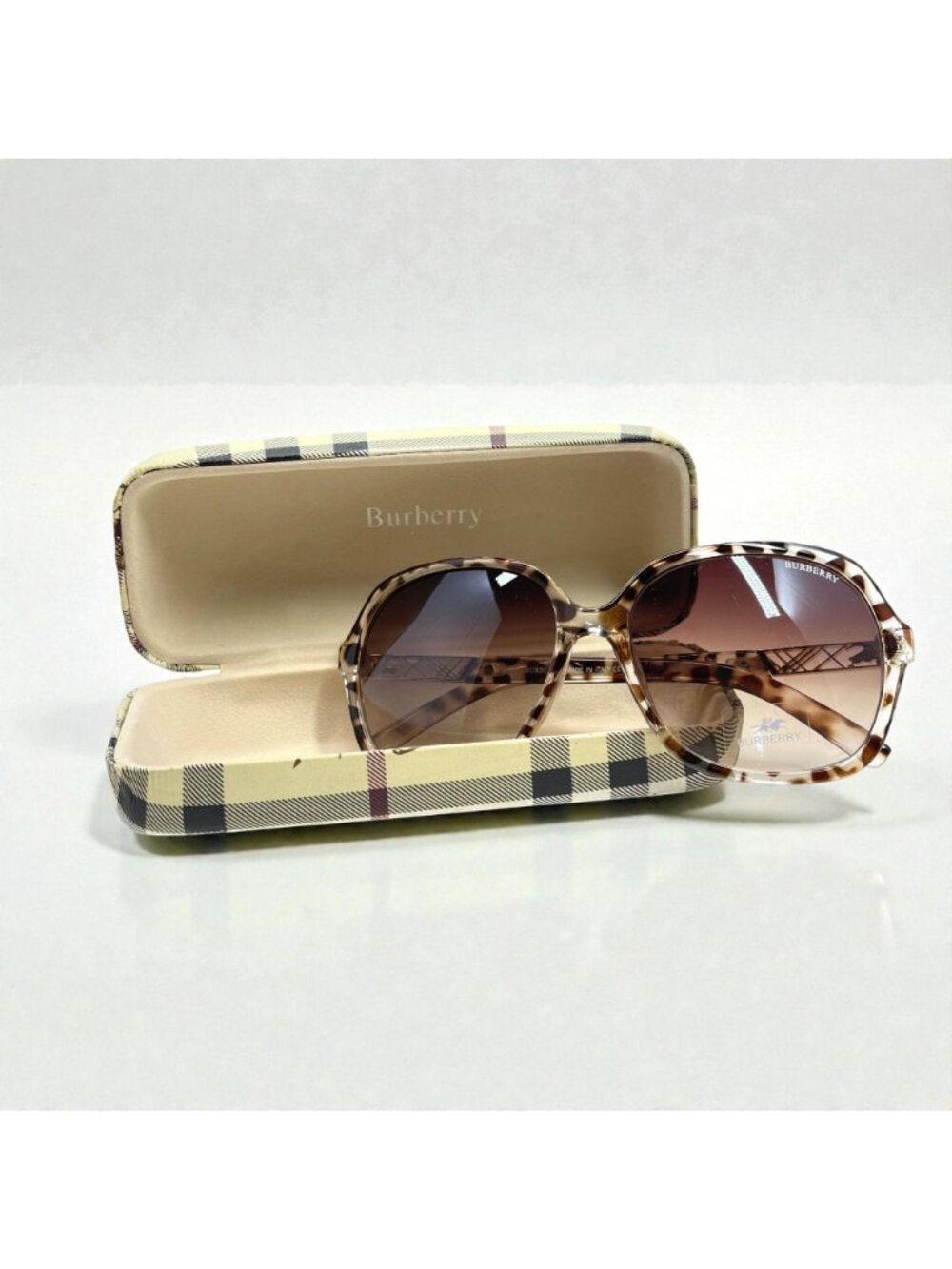 Burberry Women's Oversized Sunglasses Tortoise Frames Gradient Lenses Italy - Picture 6 of 12